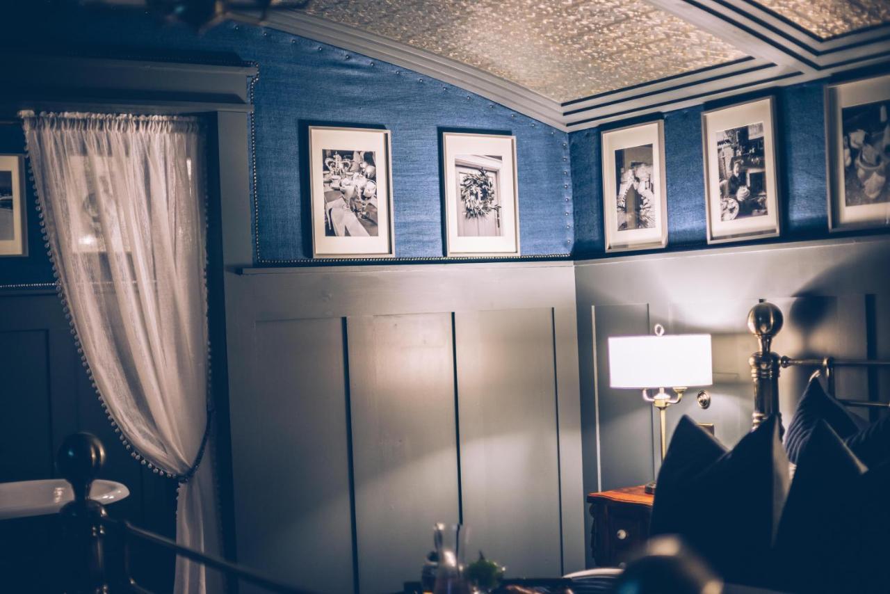 Sheddington Manor - 2 Bedroom Guest House & Cinema เบลฟาสต์ ภายนอก รูปภาพ