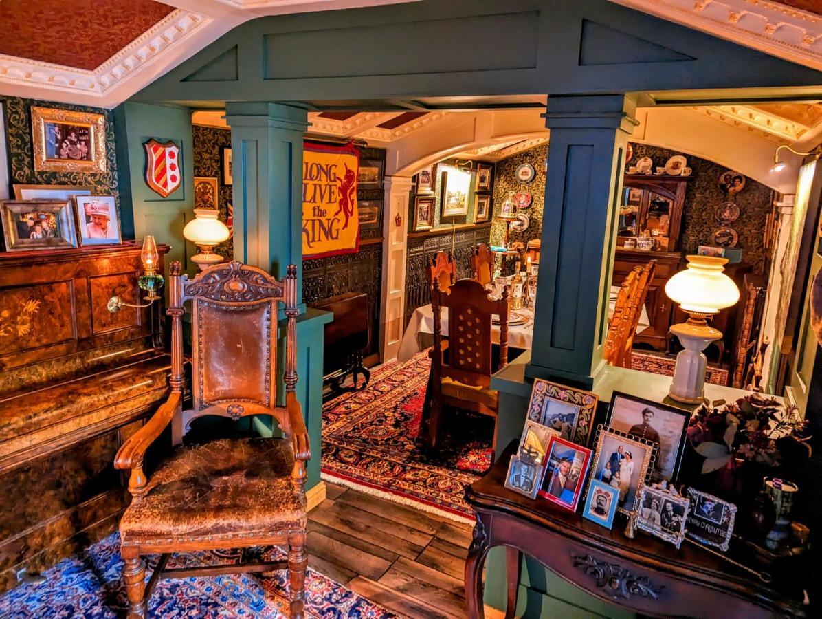 Sheddington Manor - 2 Bedroom Guest House & Cinema เบลฟาสต์ ภายนอก รูปภาพ