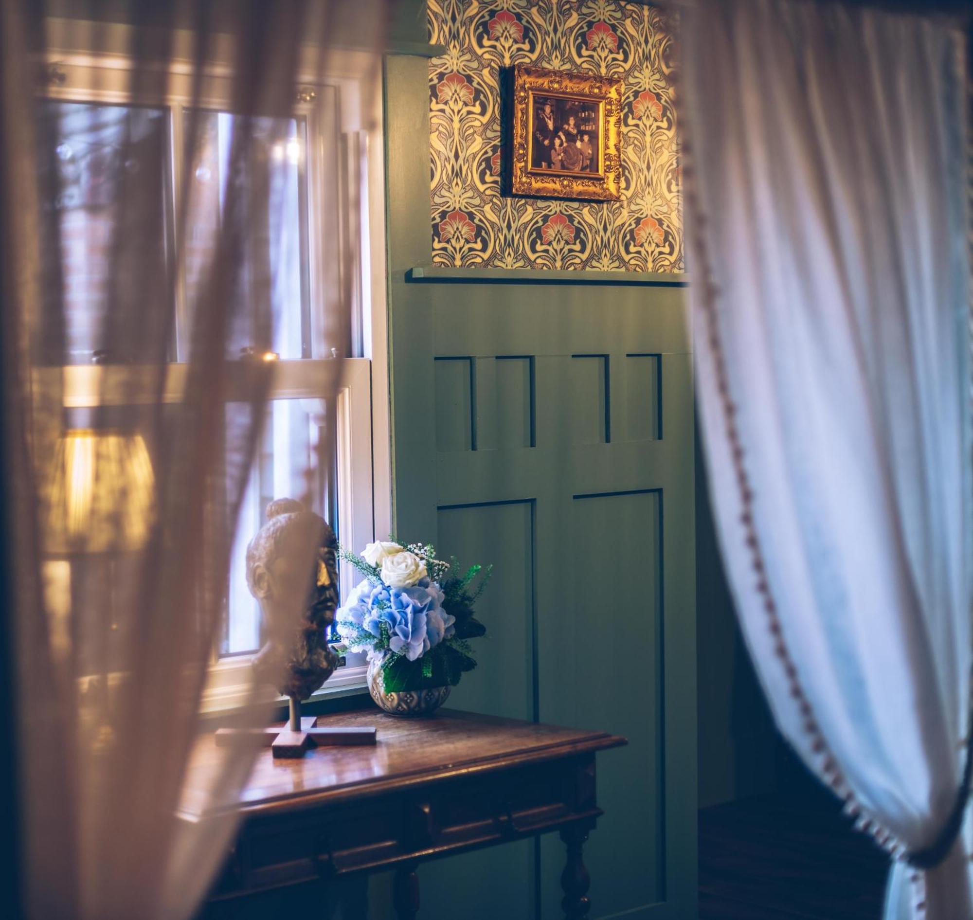 Sheddington Manor - 2 Bedroom Guest House & Cinema เบลฟาสต์ ภายนอก รูปภาพ