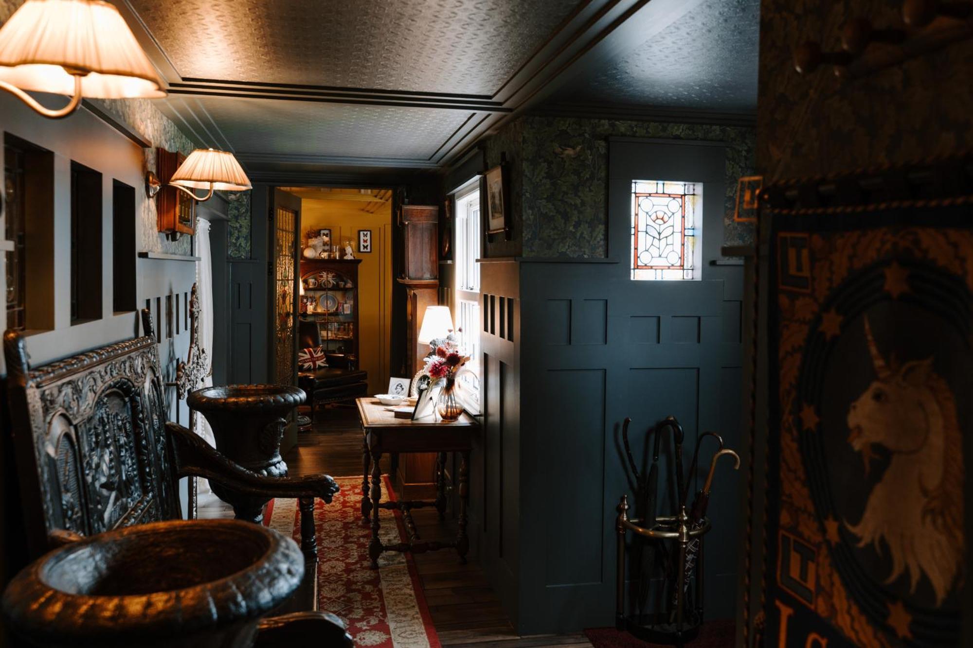 Sheddington Manor - 2 Bedroom Guest House & Cinema เบลฟาสต์ ภายนอก รูปภาพ