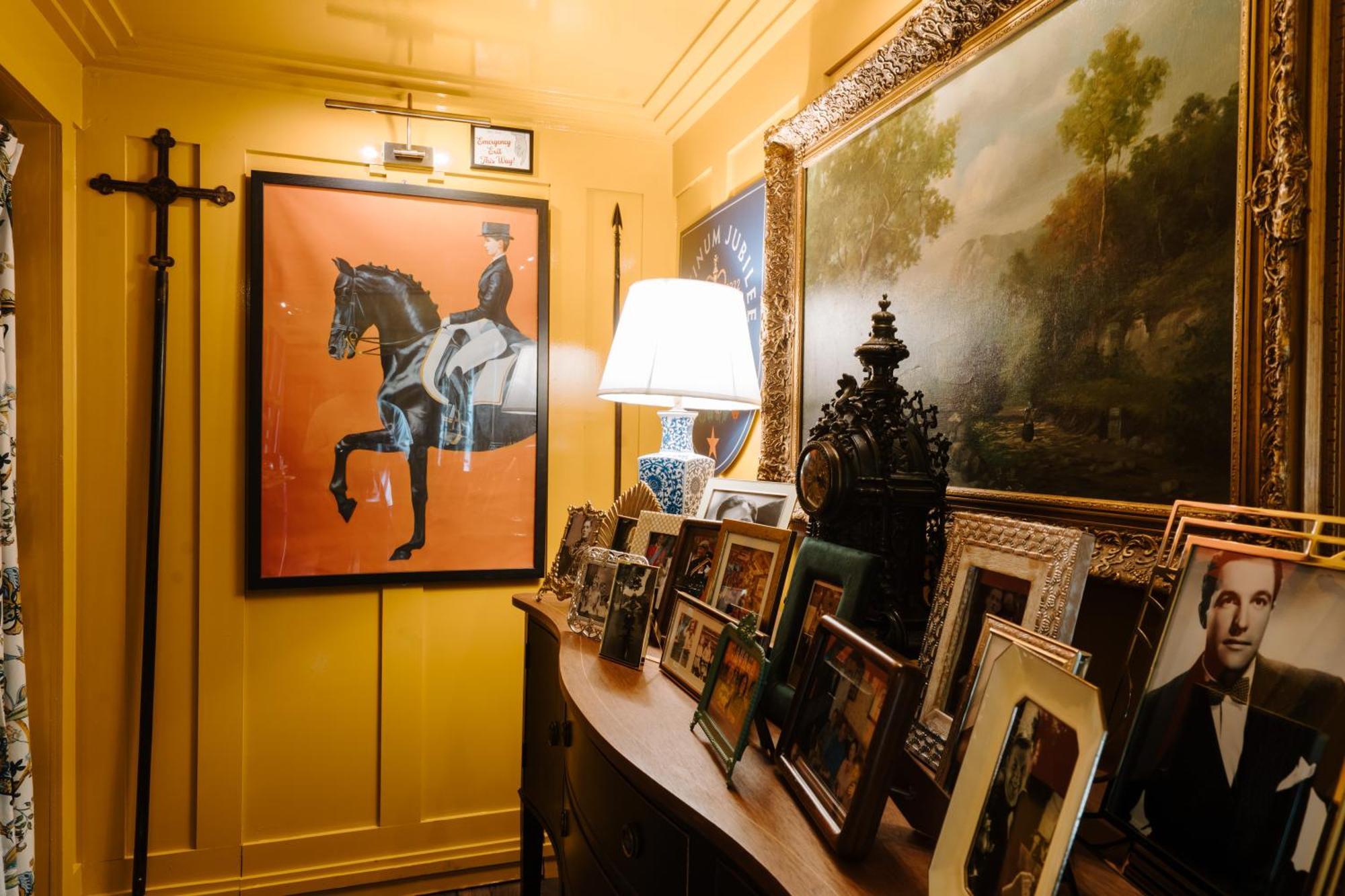 Sheddington Manor - 2 Bedroom Guest House & Cinema เบลฟาสต์ ภายนอก รูปภาพ