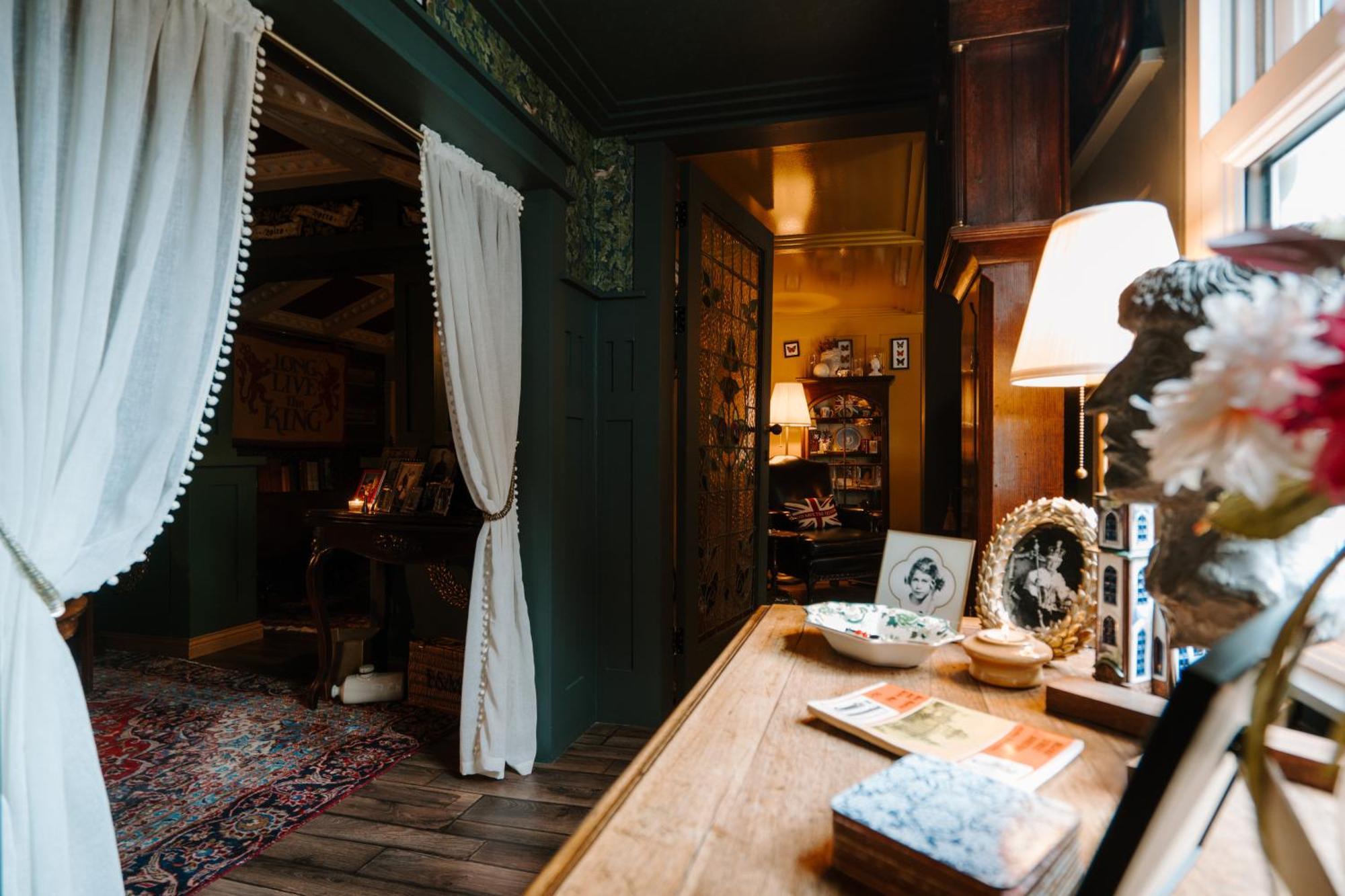 Sheddington Manor - 2 Bedroom Guest House & Cinema เบลฟาสต์ ภายนอก รูปภาพ